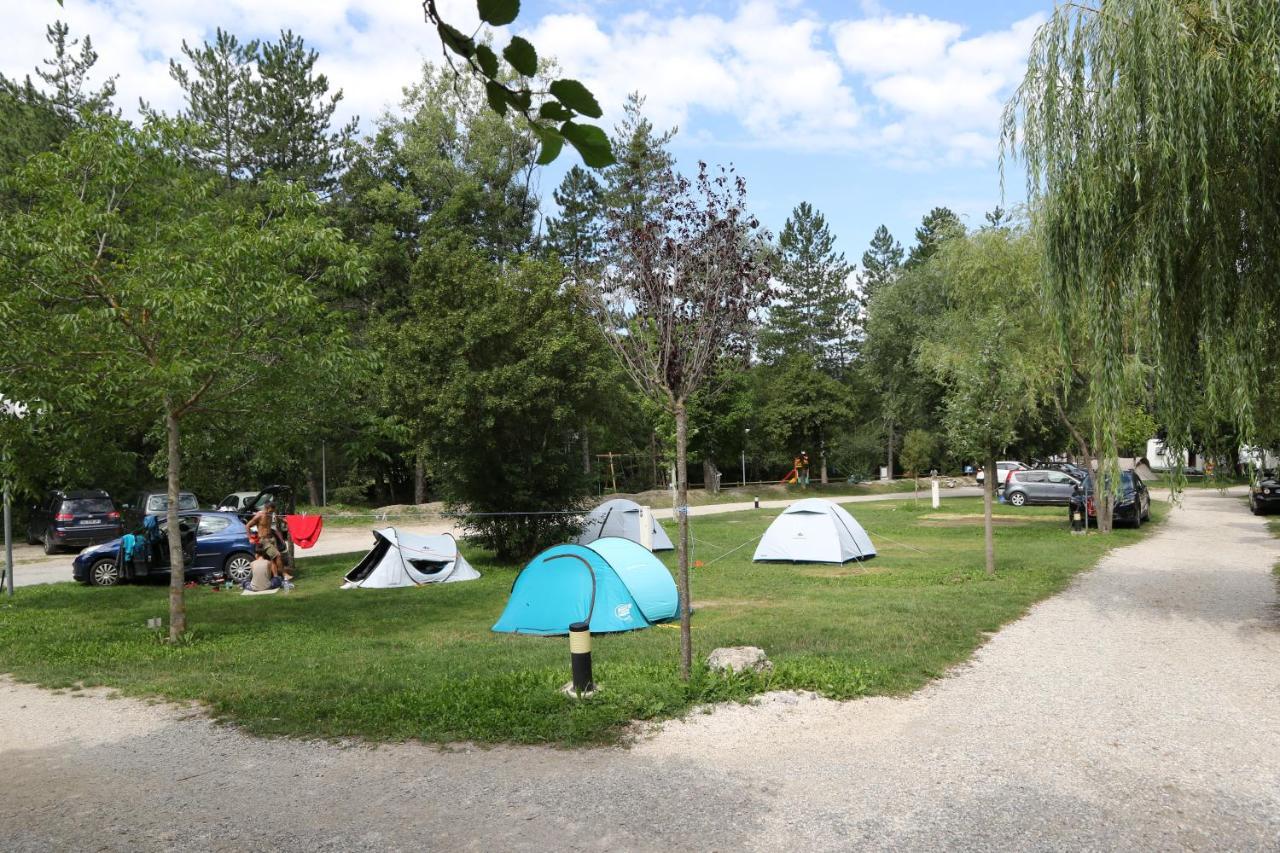 Camping La Ferme De Кастеллан Екстер'єр фото