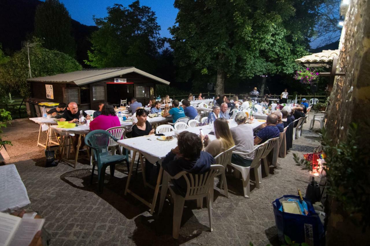 Camping La Ferme De Кастеллан Екстер'єр фото